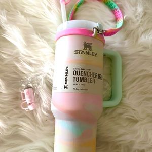 Stanley 40oz tumbler with accessories